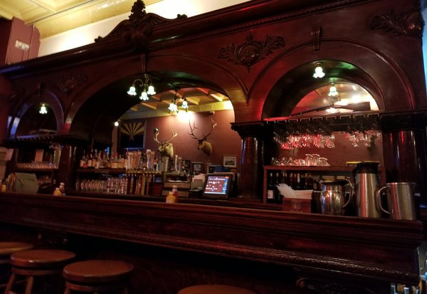 Réserver un bar à pigalle paris: ambiance et cocktails exceptionnels